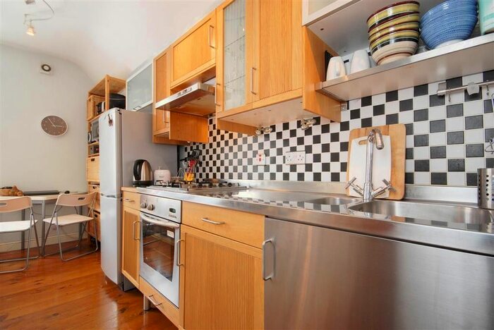 1 Bedroom Flat To Rent In Tooting High Street, Tooting Broadway, SW17