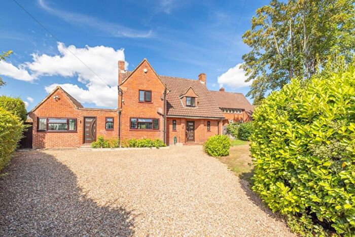 3 Bedroom Detached House For Sale In Sefton Paddock, Stoke Poges, SL2