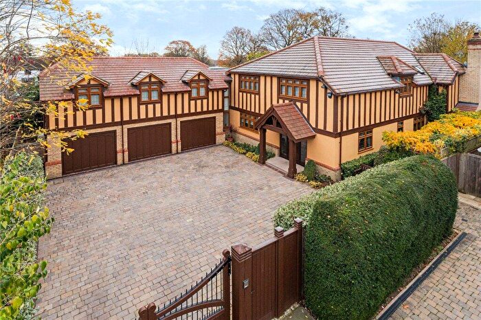 4 Bedroom Detached House For Sale In Heathley End, Chislehurst, BR7