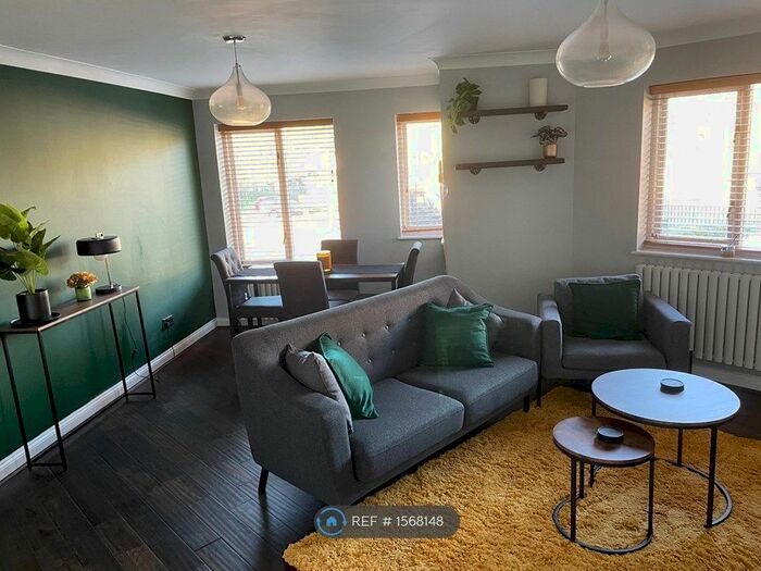 2 Bedroom Flat To Rent In London, London, N4