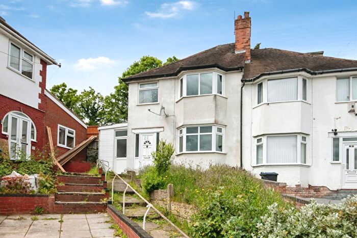 3 Bedroom Semi Detached House For Sale In Hylda Road, Birmingham, B20