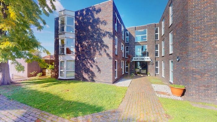 2 Bedroom Flat For Sale In Nelson Road, Whitton, Twickenham, TW2