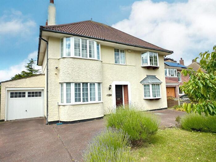 4 Bedroom Detached House For Sale In Corton Road, Lowestoft, Suffolk, NR32