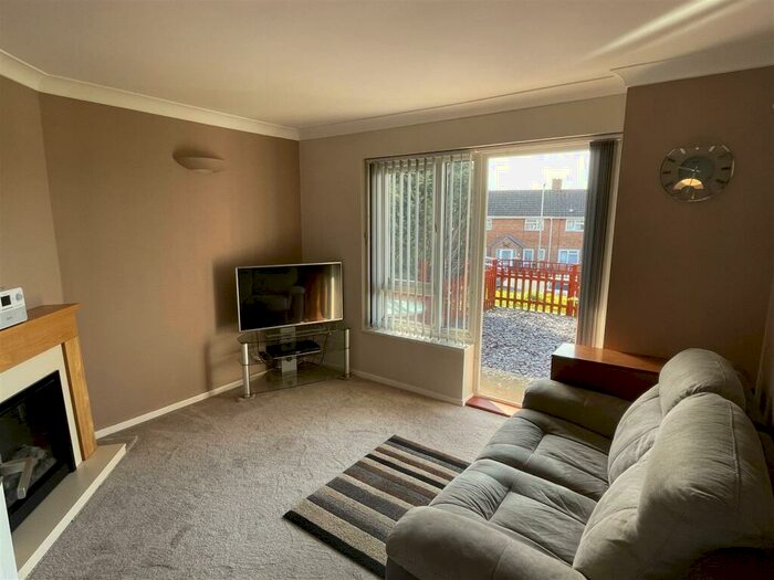 1 Bedroom Flat To Rent In Galahad Close, Exeter, EX4
