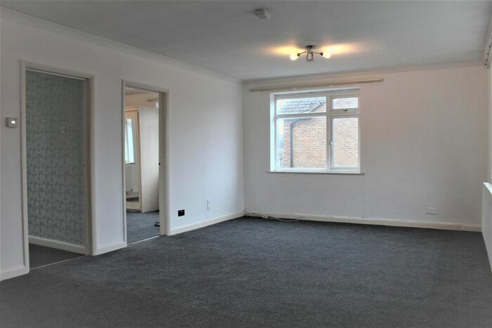 2 Bedroom Flat To Rent In Victoria Road, Ruislip Manor, Ruislip, HA4