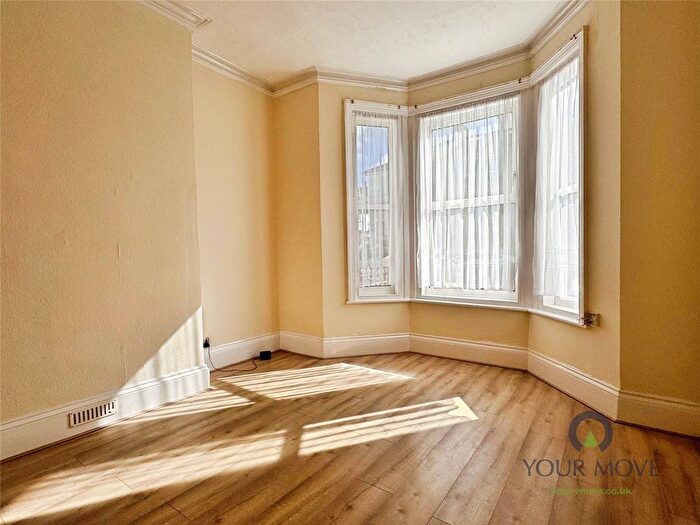 1 Bedroom Flat To Rent In Tideswell Road, Eastbourne, East Sussex, BN21