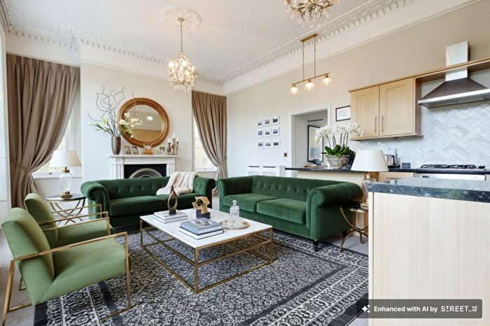 2 Bedroom Flat To Rent In Clarence Square, Cheltenham, GL50