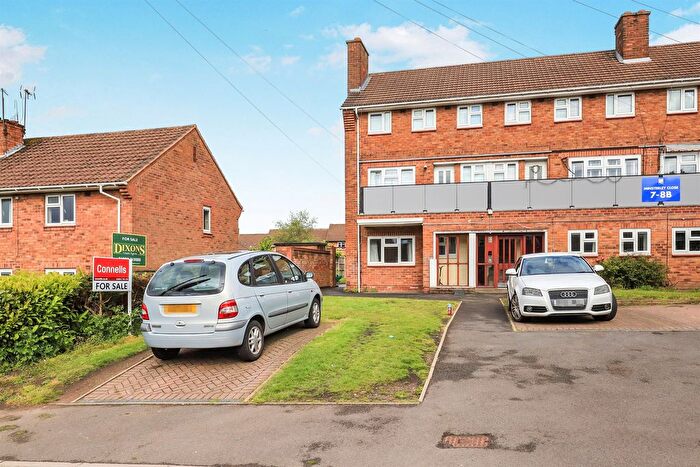 2 Bedroom Flat For Sale In Minsterley Close, Bradmore, Wolverhampton, WV3