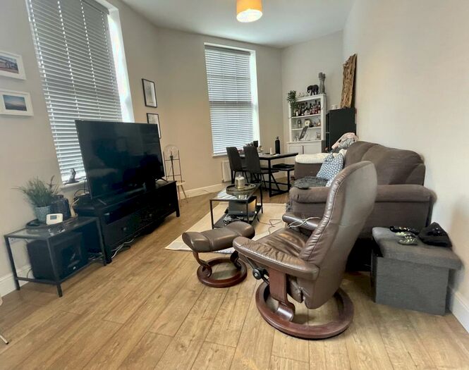 1 Bedroom Flat To Rent In Malden Manor - New Malden, KT3