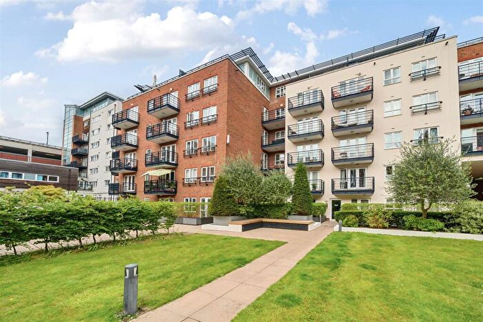 2 Bedroom Flat To Rent In Seven Kings Way, Kingston Upon Thames, KT2