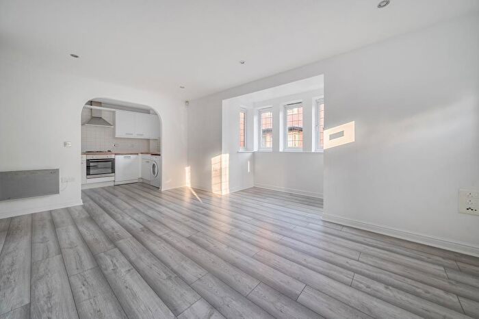 2 Bedroom Apartment To Rent In Ascot, Berkshire, SL5