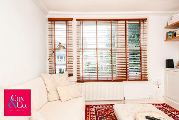 2 Bedroom Flat For Sale In Denmark Villas, Hove, BN3