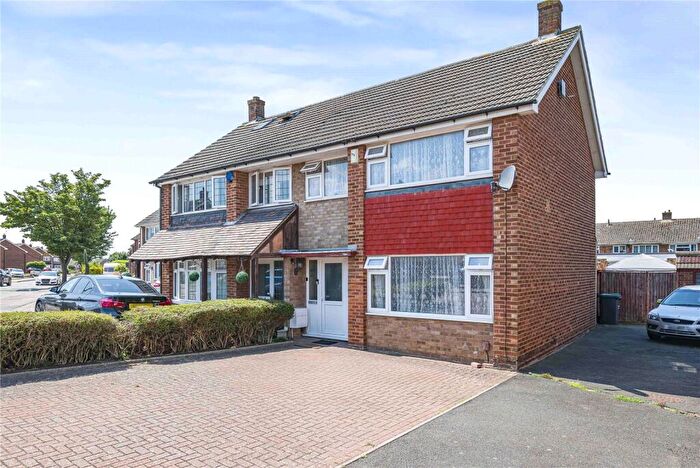 3 Bedroom Semi Detached House For Sale In Marling Way, Gravesend, Kent, DA12