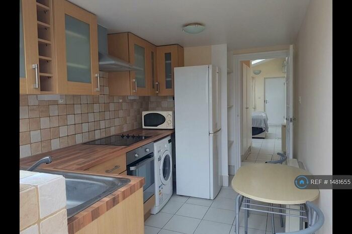 Studio To Rent In Poolsford Road, London, NW9