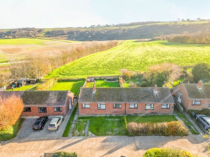 3 Bedroom Semi-Detached Bungalow For Sale In Icknield Way Farm Cottages, Tring Road, Dunstable, LU6