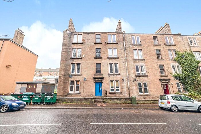 2 Bedroom Flat To Rent In Dens Road, Dundee, Angus, DD3