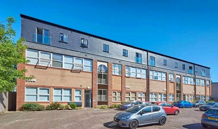 1 Bedroom Flat To Rent In Woodland Court, Soothouse Spring, Childwick Green, St Albans, AL3