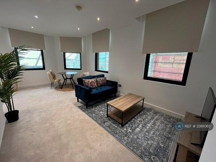 1 Bedroom Flat To Rent In New Briggate, Leeds, LS2
