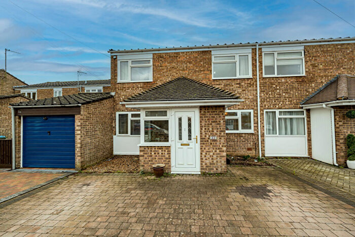 3 Bedroom Terraced House For Sale In Hampden Road, Aylesbury, HP22