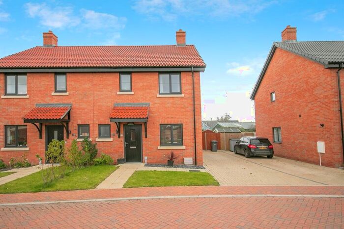 3 Bedroom Semi-Detached House For Sale In Rosemary Way, Trimley St. Martin, Felixstowe, IP11