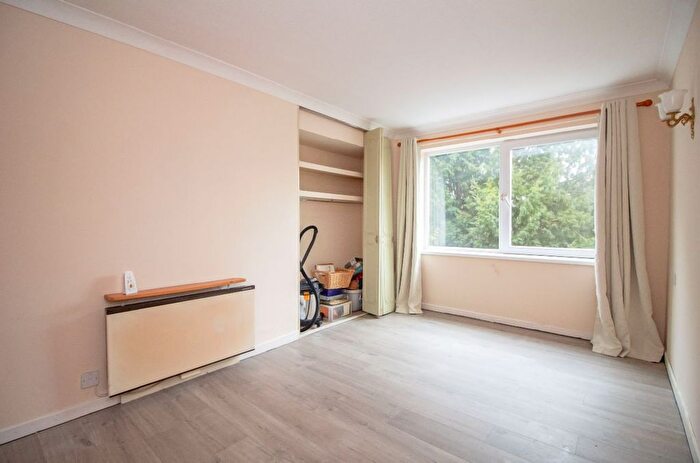 1 Bedroom Flat For Sale In Homewater House, Hulbert Road, Waterlooville, PO7