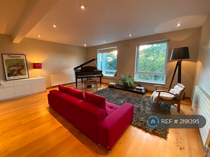 3 Bedroom Maisonette To Rent In Great Brownings, London, SE21