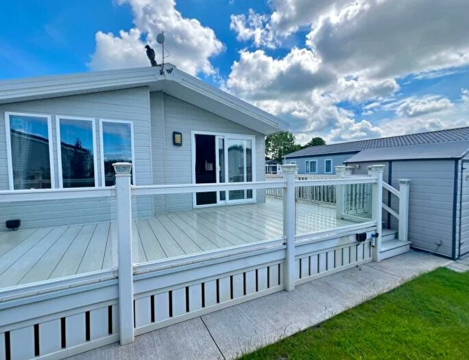 2 Bedroom Park Home For Sale In Hornsea Road, Skipsea, Driffield, YO25