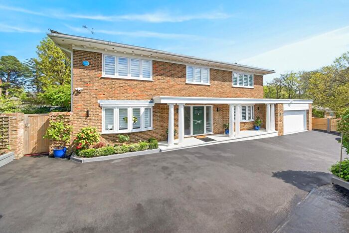 5 Bedroom Detached House For Sale In Robin Hill Drive, Camberley, GU15