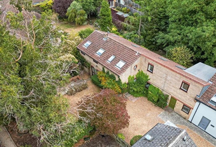 4 Bedroom Semi-Detached House For Sale In Green End Road, Cambridge, CB4