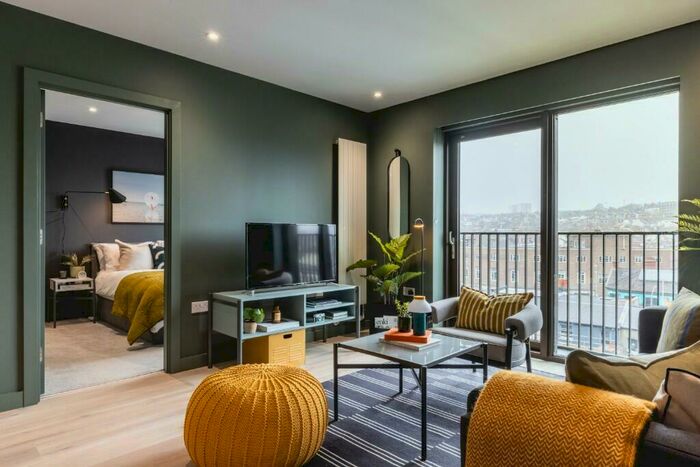 2 Bedroom Apartment To Rent In New England Street, BN1