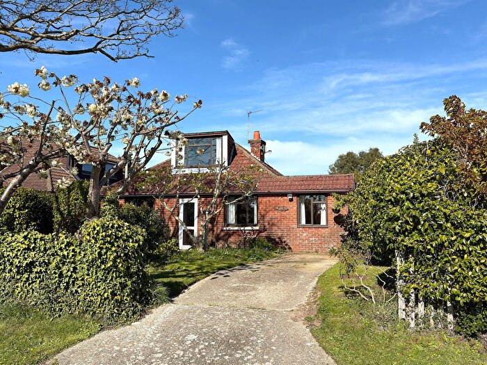 3 Bedroom Detached Bungalow For Sale In Chapel Lane, Langley, SO45