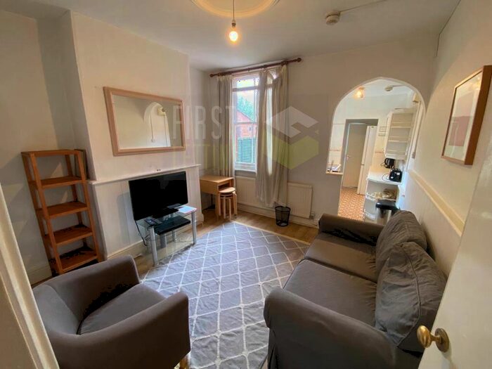 3 Bedroom Terraced House To Rent In Montague Road, Clarendon Park, LE2