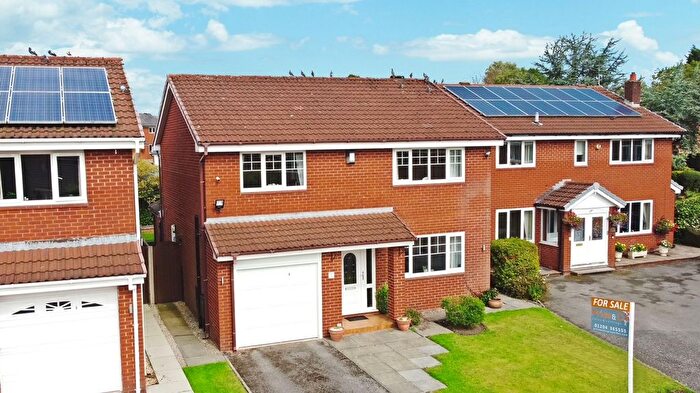 4 Bedroom Detached House For Sale In Brambling Drive, Westhoughton, BL5