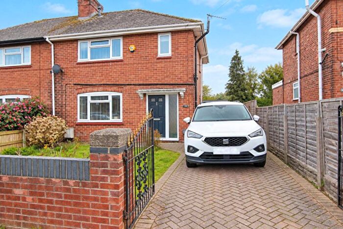 3 Bedroom Semi-Detached House For Sale In West Street, Harworth, Doncaster, DN11