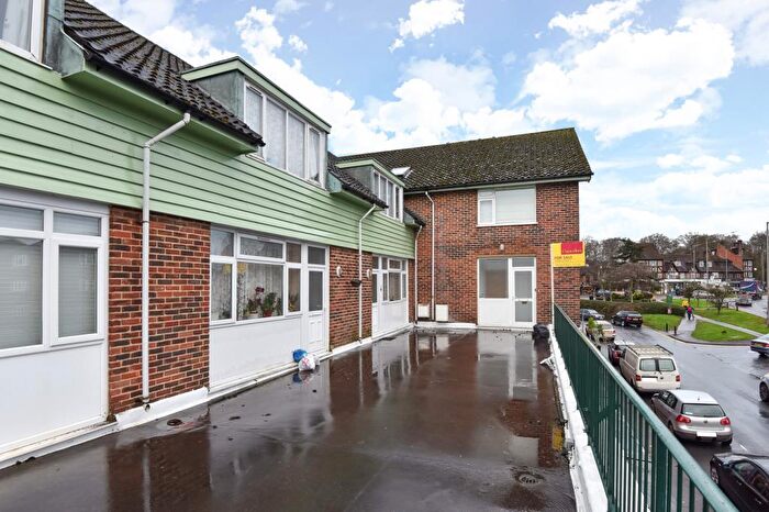 2 Bedroom Apartment To Rent In Chenies Parade, Little Chalfont, HP7