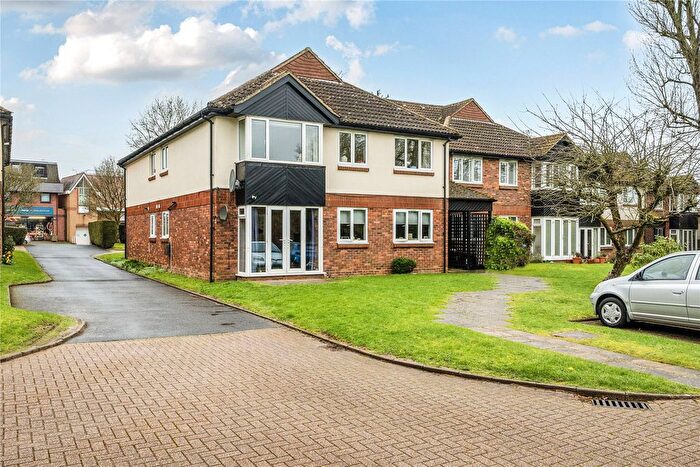 2 Bedroom Flat For Sale In Main Road, Biggin Hill, Westerham, TN16