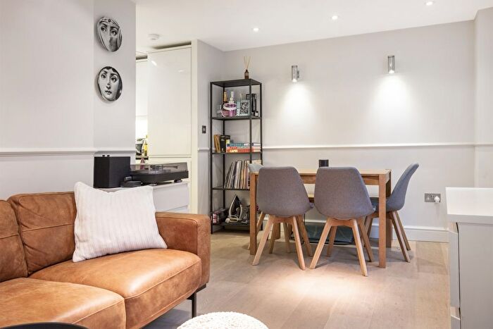 1 Bedroom Flat To Rent In Fouberts Place, Carnaby, W1F