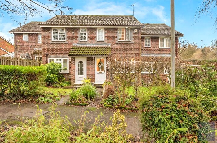 2 Bedroom End Of Terrace House For Sale In Akister Close, Buckingham, Buckinghamshire, MK18