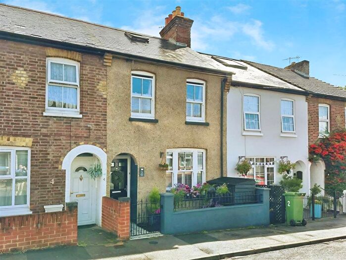 4 Bedroom Terraced House For Sale In Ventnor Terrace, Aldershot, GU12