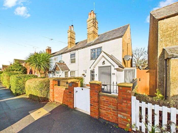 2 Bedroom End Of Terrace House For Sale In St. Leonards Road, Horsham, RH13