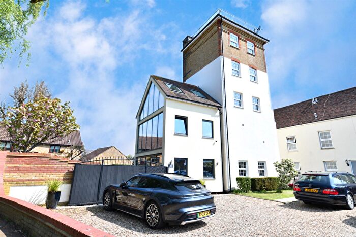 3 Bedroom Detached House For Sale In The Maltings, Walkern, Stevenage, SG2