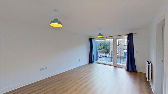 2 Bedroom Flat To Rent In Brunswick Road, Edinburgh, EH7