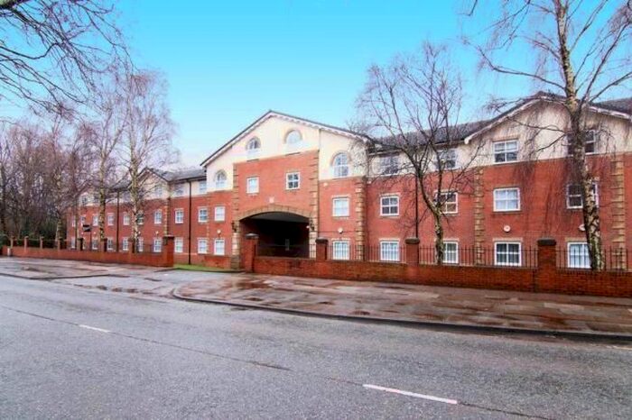 2 Bedroom Flat To Rent In Aigburth Road, Aigburth, L17