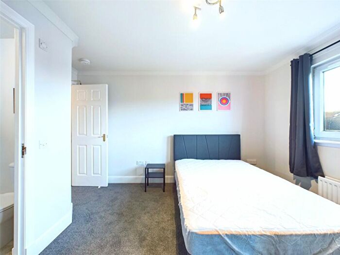 3 Bedroom Apartment To Rent In St Clair Road, Easter Road, Edinburgh, EH6