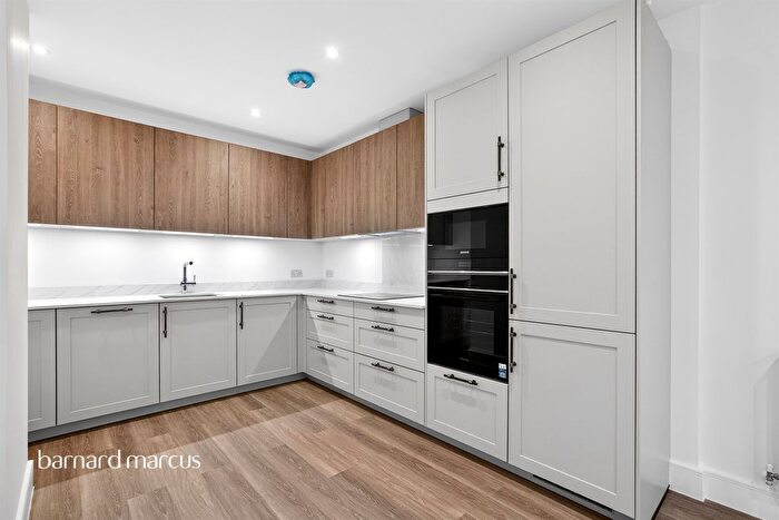 1 Bedroom Flat For Sale In Chase Side, London, N14