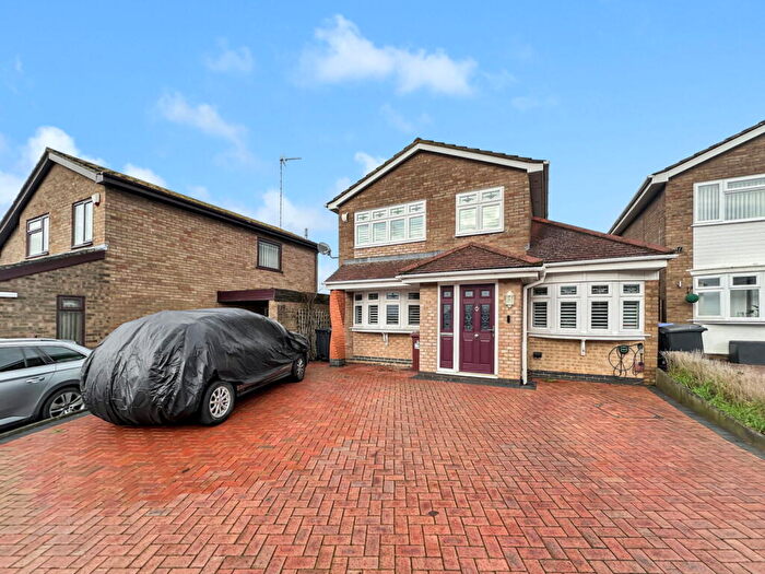 3 Bedroom Detached House For Sale In Sherwood Avenue, Kingsthorpe, NN2