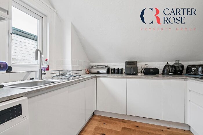 1 Bedroom Flat For Sale In Bensham Manor Road, Croydon, London, CR7