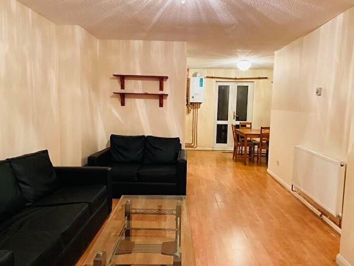 3 Bedroom Terraced House To Rent In Moreton Avenue, Isleworth, TW7