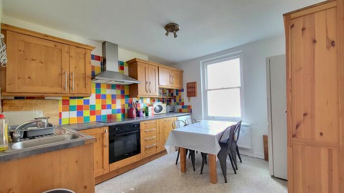 3 Bedroom Flat To Rent In Hornsey Rise, London, N19