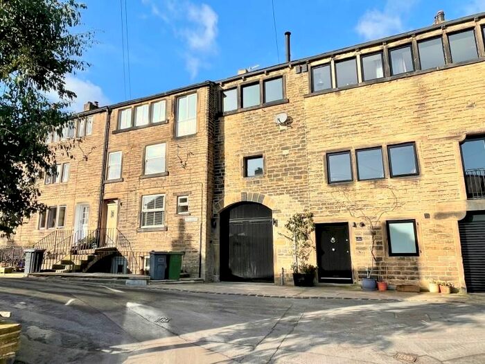 2 Bedroom Property To Rent In Woodhead Road, Holmbridge, Holmfirth, HD9
